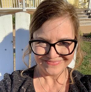 Meet your Posher, Eccentric Annie